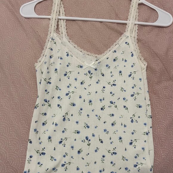 H&M tank top (floral) - Picture 1 of 3